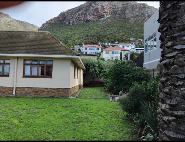 200M² OFFICE FOR SALE IN MUIZENBERG
